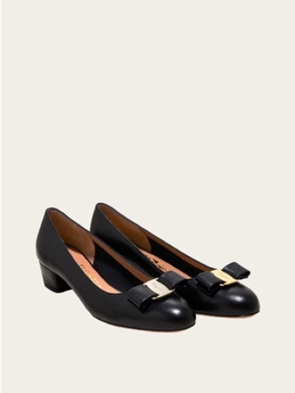 Ferragamo Black Bow Pump Vara Bow Size 7 NWOB